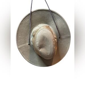 Dorfman Pacific brushed twill mesh safari hat with a chin cord nwot